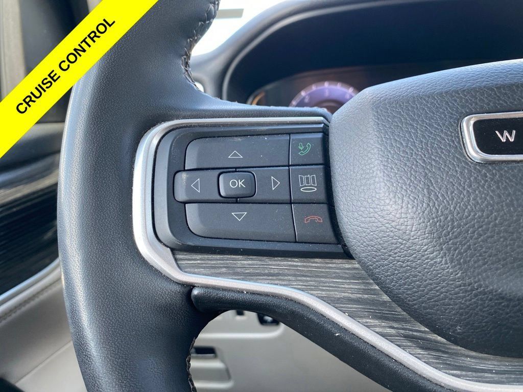 Used 2024 Jeep Wagoneer Series II w/ Flexible Seating Group RWD image 16