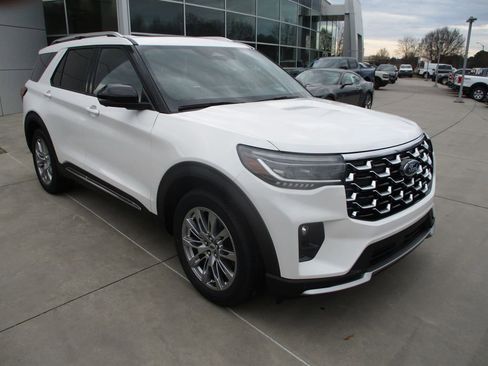 New 2026 Ford Explorer Platinum image 2