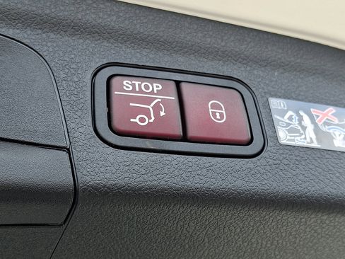 Certified 2026 Mercedes-Benz GLE 350 4MATIC image 32