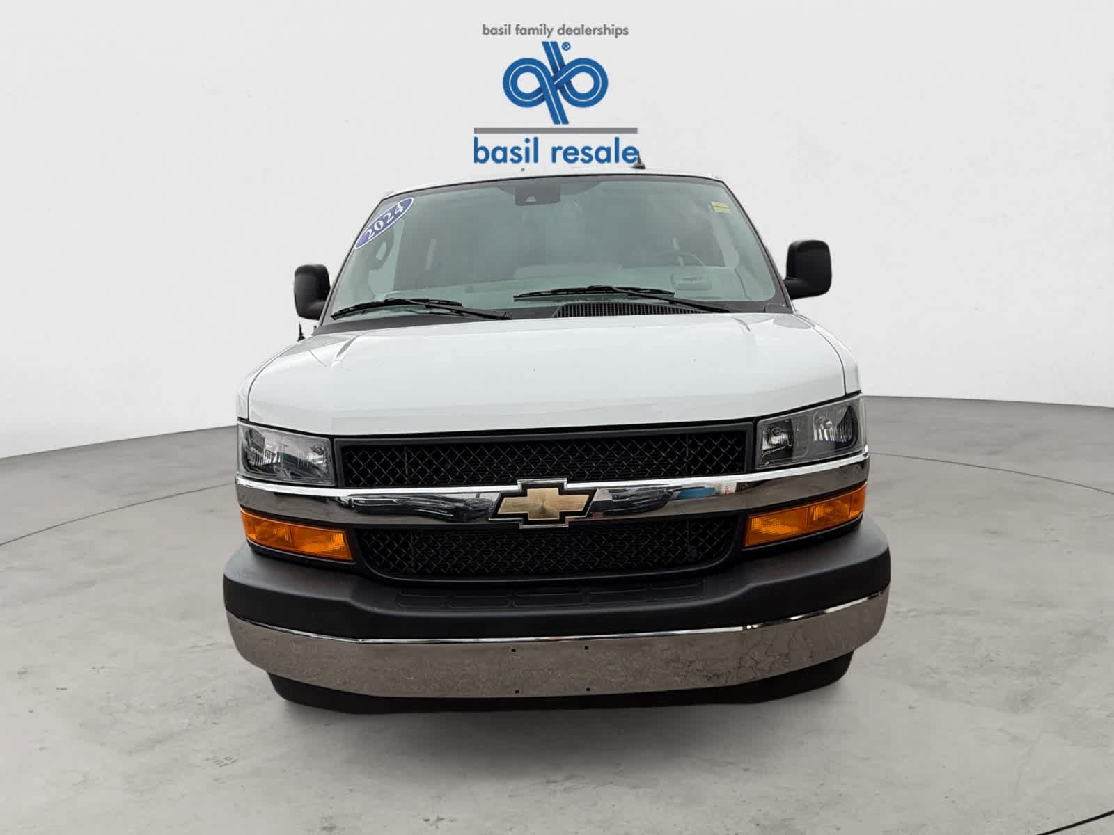 Used 2024 Chevrolet Express 3500 LT w/ LT Preferred Equipment Group RWD image 9