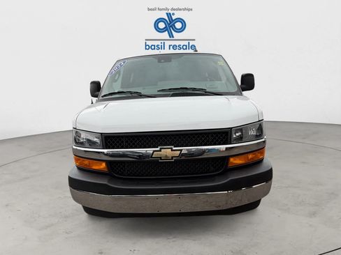 Used 2024 Chevrolet Express 3500 LT w/ LT Preferred Equipment Group RWD image 9