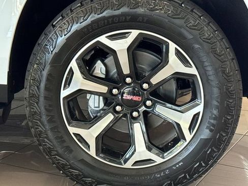 New 2026 GMC Yukon AT4 AWD/4WD image 22