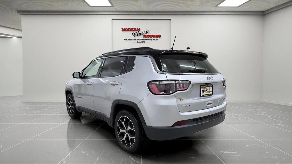 Used 2025 Jeep Compass Limited AWD/4WD image 7
