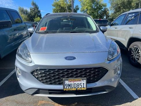 Used 2022 Ford Escape SEL w/ Technology Package FWD image 2