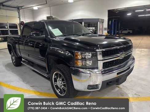 Used 2009 Chevrolet Silverado 2500 LTZ w/ Safety Package AWD/4WD image 4