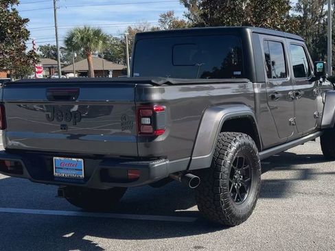Used 2024 Jeep Gladiator Willys image 9