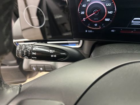 Used 2025 Hyundai Elantra SEL image 13