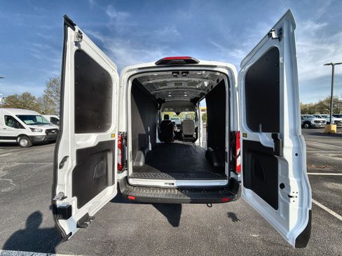 New 2026 Ford Transit 250 148 Medium Roof w/ Load Area Protection Package RWD image 30