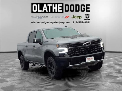 Used 2024 Chevrolet Silverado 1500 ZR2 w/ Dark Appearance Package image 33