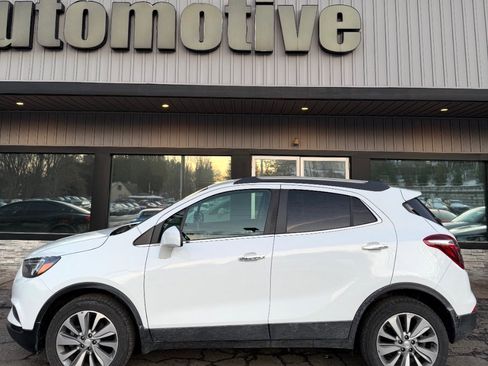 Used 2020 Buick Encore Preferred image 2