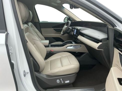 Certified 2024 Lincoln Nautilus Premier image 22