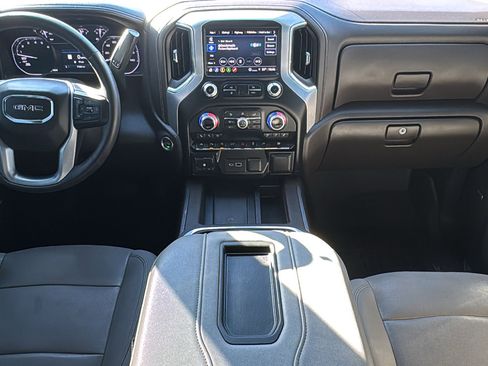 Used 2022 GMC Sierra 1500 SLT image 17