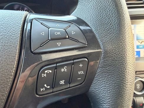 Used 2018 Ford Explorer XLT w/ Equipment Group 202A AWD/4WD image 34