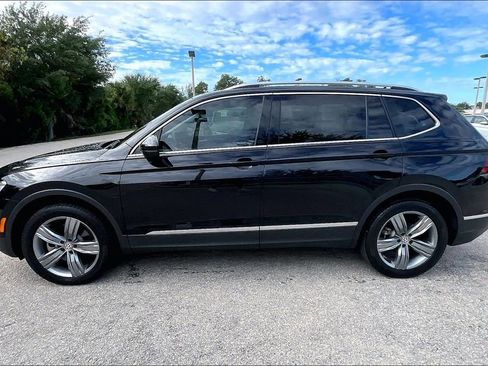 Certified 2021 Volkswagen Tiguan SEL FWD image 8