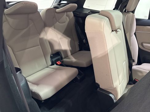 Used 2025 Volvo XC90 B6 Plus image 26
