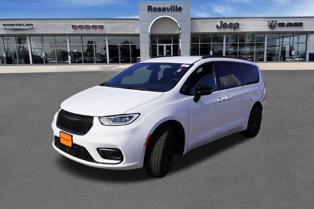 New 2026 Chrysler Pacifica Select w/ S Appearance Package AWD/4WD image 8