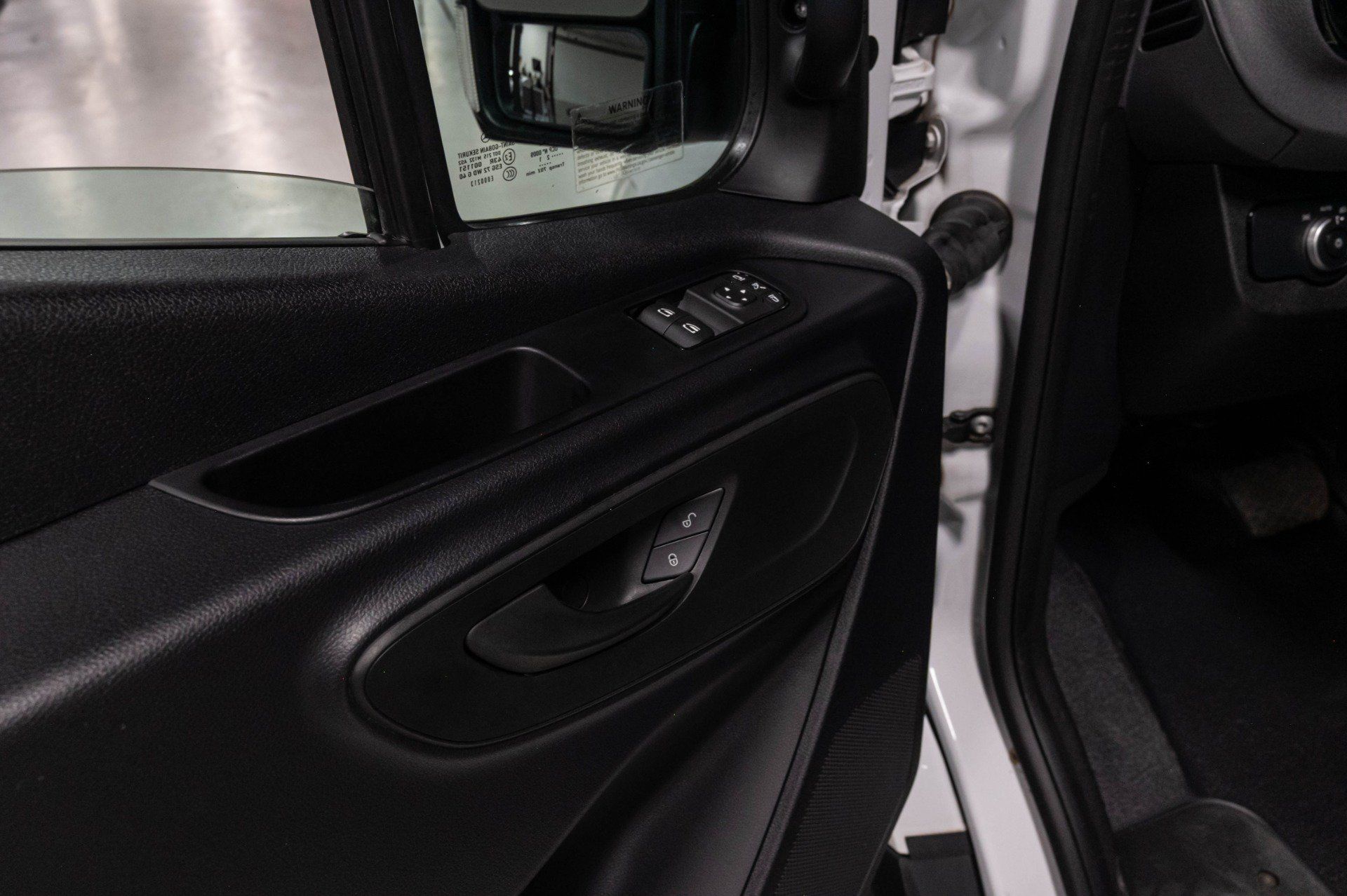 Used 2021 Mercedes-Benz Sprinter 2500 w/ Driver Convenience Package image 5