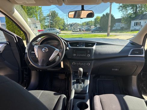 Used 2016 Nissan Sentra S FWD image 9