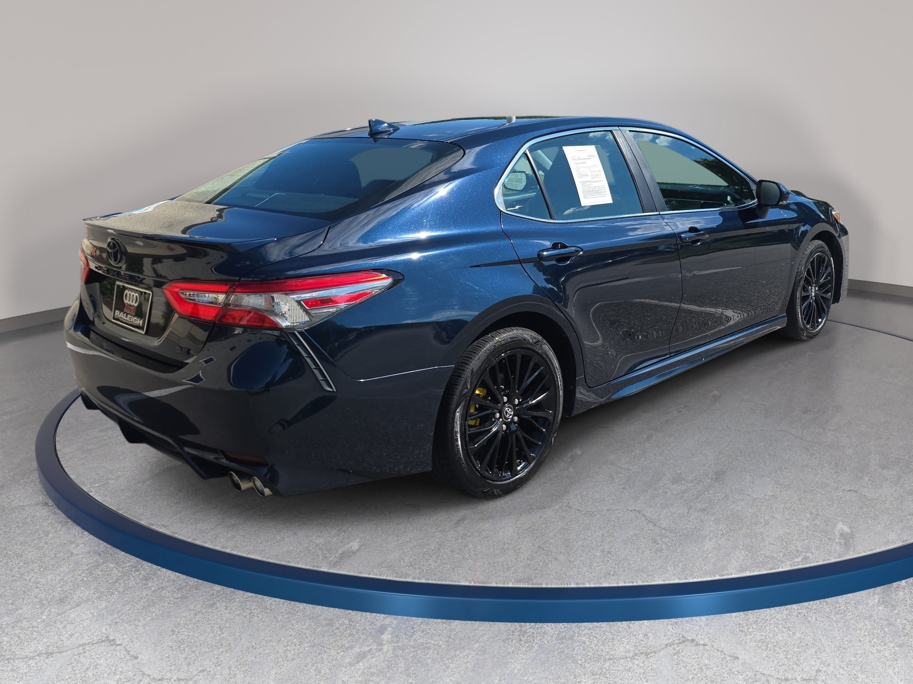 Used 2018 Toyota Camry SE w/ Audio Package FWD image 5