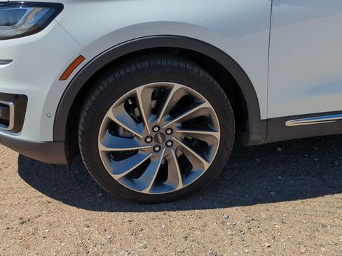Used 2020 Lincoln Nautilus Reserve w/ Equipment Group 202A AWD/4WD image 10