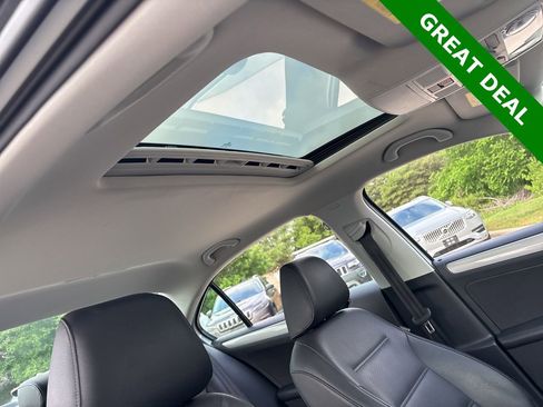 Used 2017 Volkswagen Jetta SE image 14