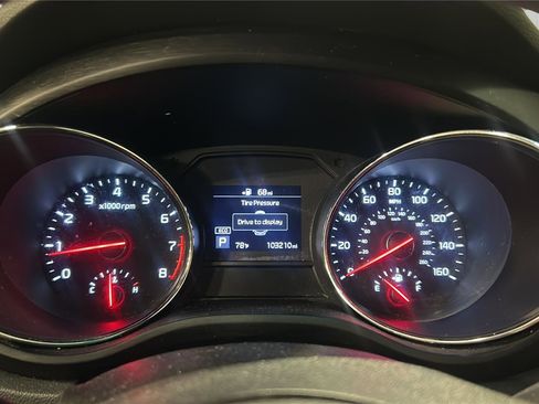 Used 2021 Kia Sedona LX FWD image 15
