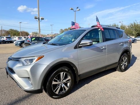 Used 2018 Toyota RAV4 XLE image 26