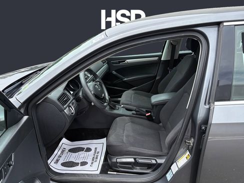 Used 2017 Volkswagen Passat 1.8T S FWD image 9
