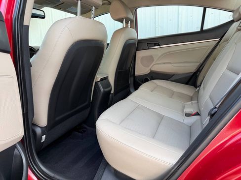 Used 2017 Hyundai Elantra Limited FWD image 18