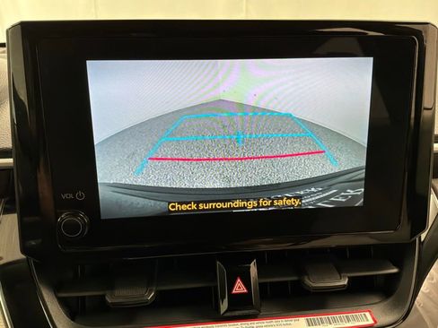 Used 2023 Toyota Corolla Cross LE AWD/4WD image 19
