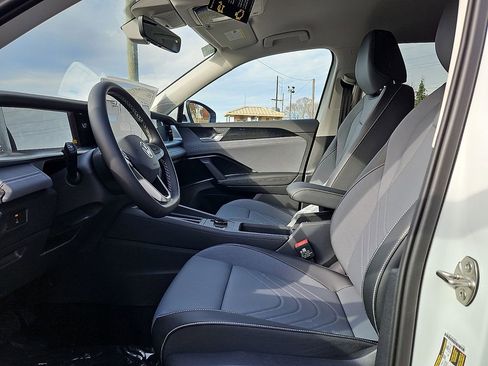 New 2026 Volkswagen Tiguan SE image 10