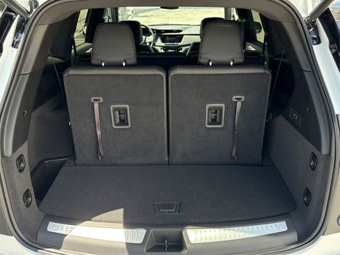 New 2025 Cadillac XT6 Luxury image 10