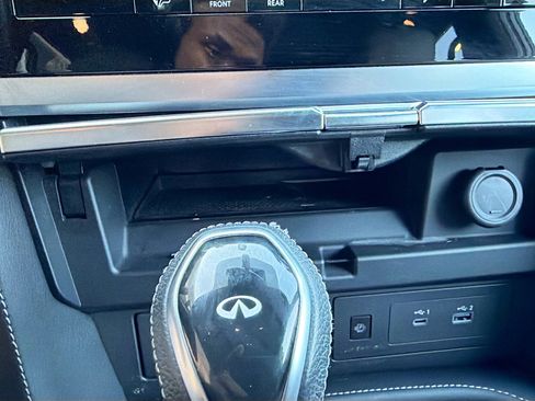 Used 2024 INFINITI QX80 Sensory image 32