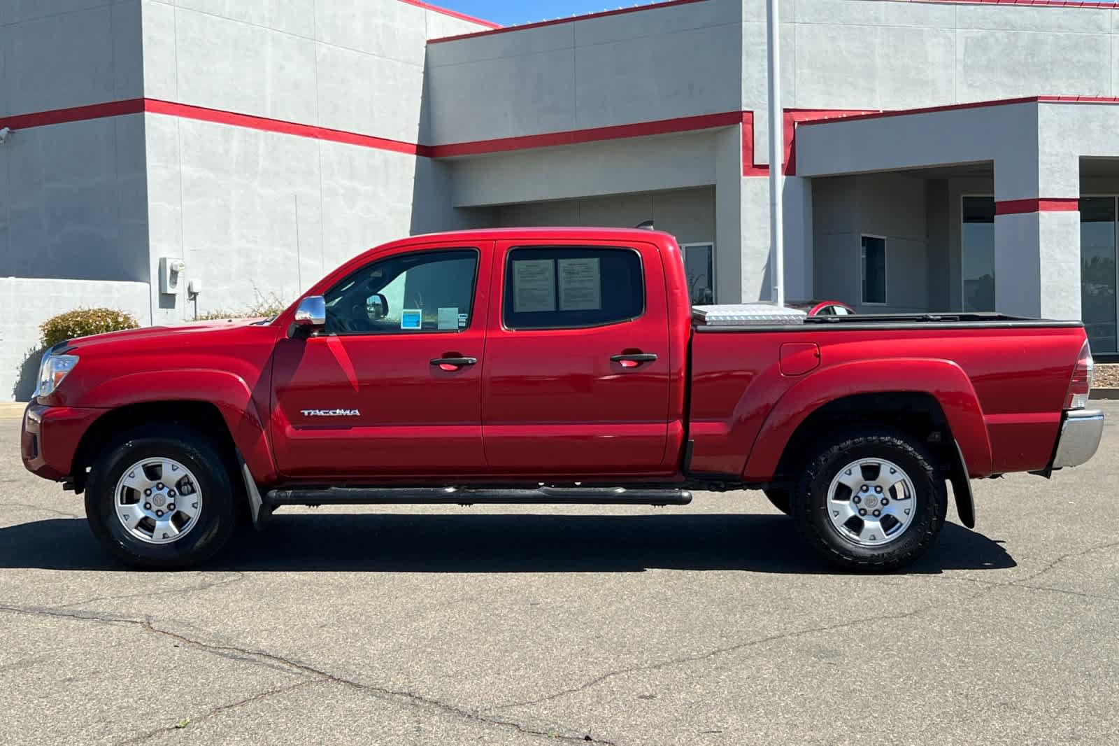 Used 2014 Toyota Tacoma PreRunner w/ SR5 Package RWD image 9