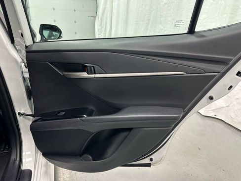 Used 2025 Toyota Camry SE image 50