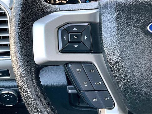 Used 2015 Ford F150 Lariat image 24