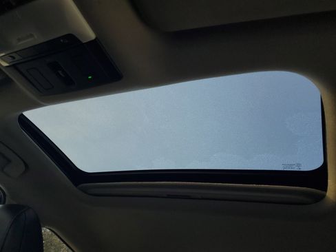 Used 2021 Nissan Sentra SR w/ SR Premium Package image 26