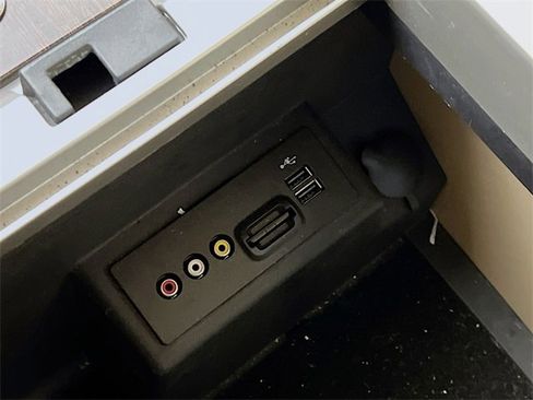 Used 2013 Ford F150 Lariat w/ Luxury Equipment Group image 20