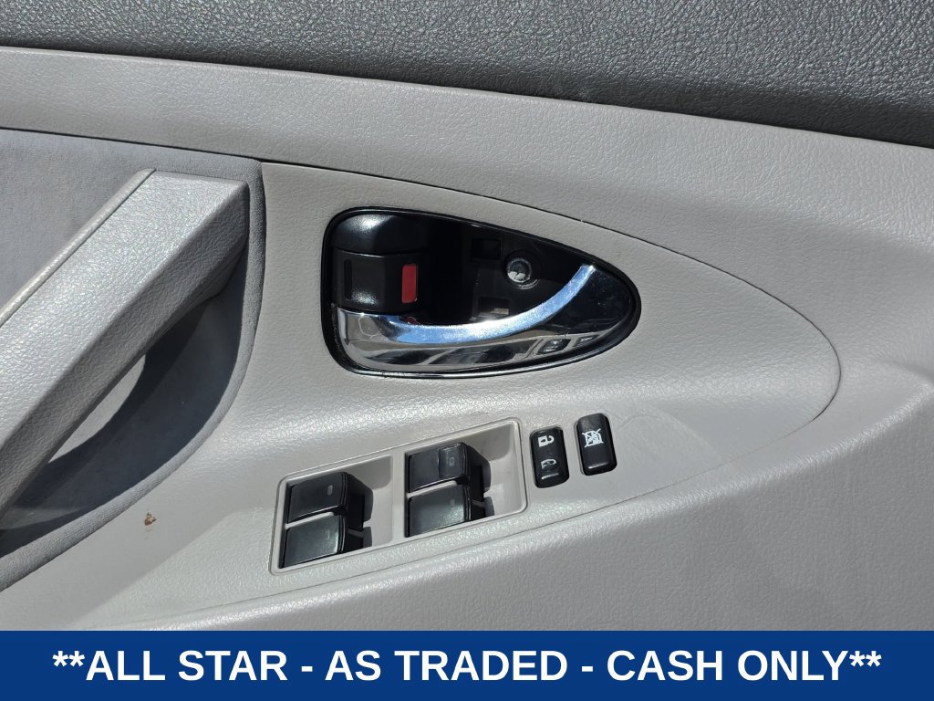 Used 2011 Toyota Camry LE FWD image 27