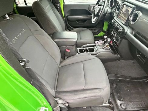 Used 2018 Jeep Wrangler Unlimited Sahara image 17