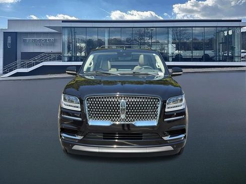 Used 2021 Lincoln Navigator L Reserve w/ Luxury Package AWD/4WD image 2
