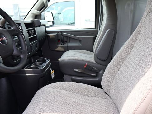 New 2025 GMC Savana 3500 w/ Power Convenience Package RWD image 22