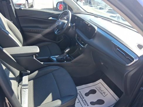 Certified 2025 Buick Encore GX Preferred image 18