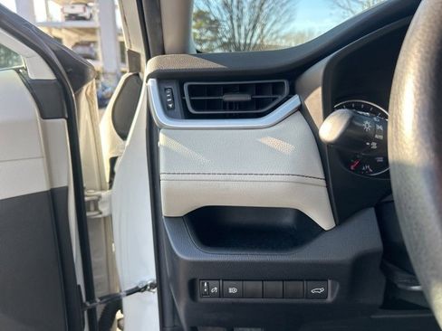 Used 2020 Toyota RAV4 XLE image 26
