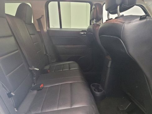 Used 2016 Jeep Patriot High Altitude image 19