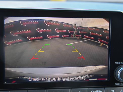 Used 2024 Nissan Rogue SV image 18