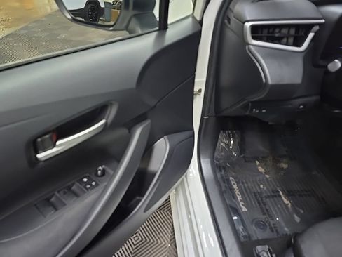 Used 2020 Toyota Corolla LE FWD image 27