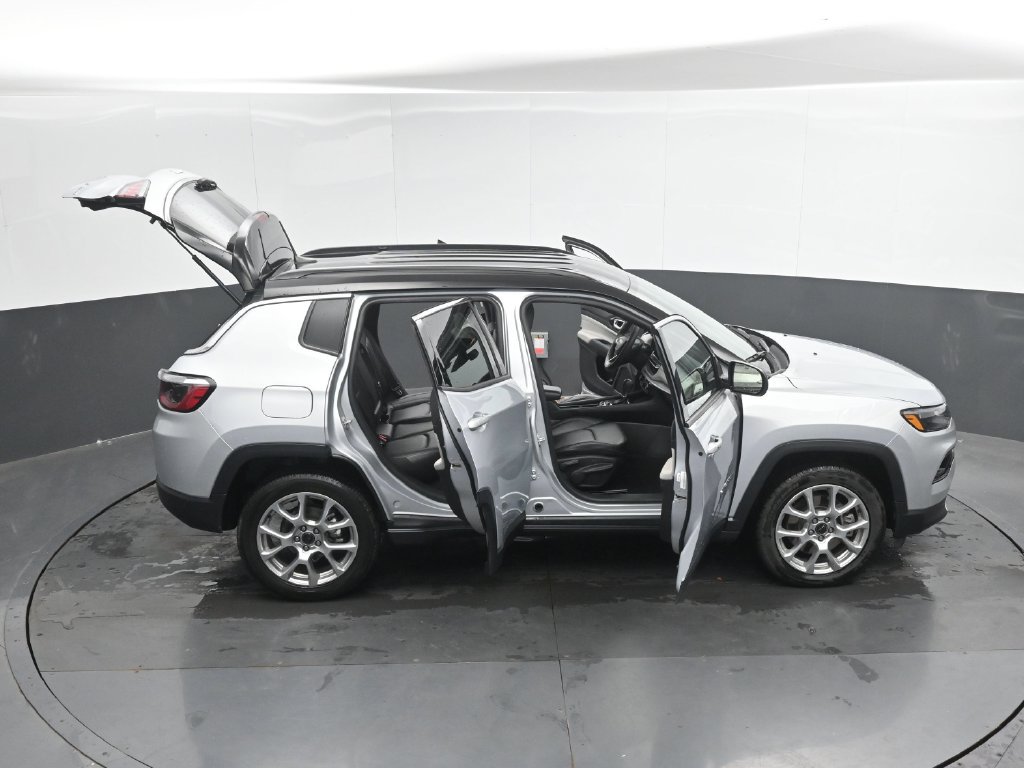 Used 2025 Jeep Compass Limited AWD/4WD image 50
