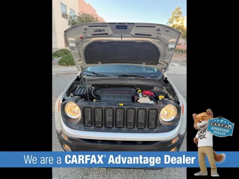 Used 2018 Jeep Renegade Altitude FWD image 14
