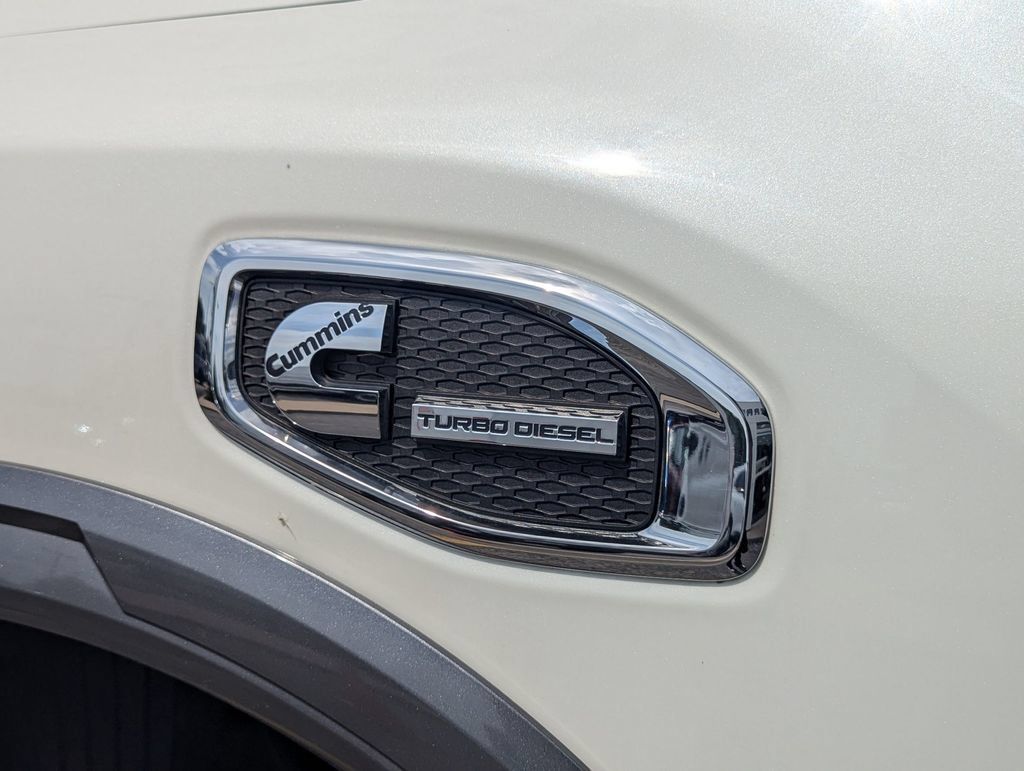 Used 2018 Nissan Titan PRO-4X w/ Pro-4x Convenience Package AWD/4WD image 30